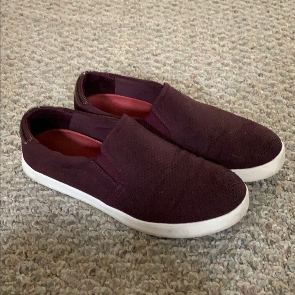 Dr scholls slip ons burgundy size 9